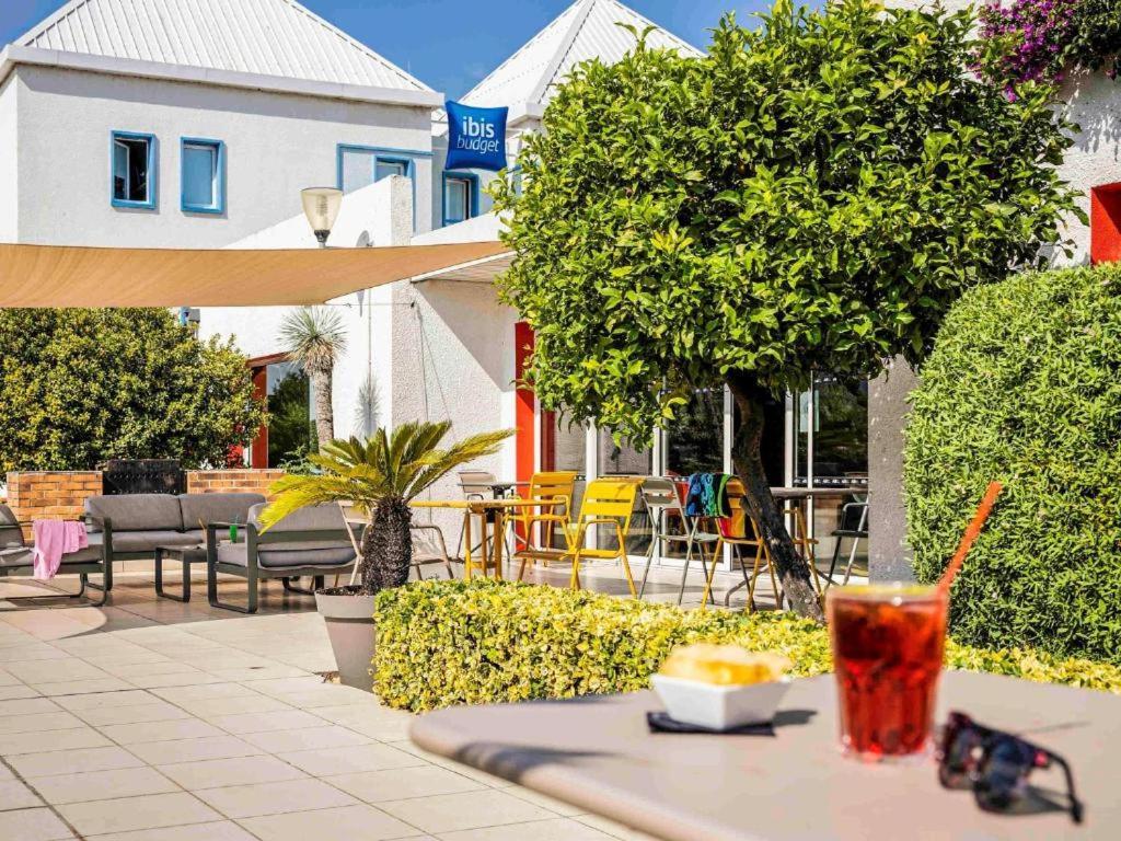 Ibis Perpignan Sud Saint Charles Hotell Exteriör bild